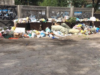 В 5 мкр скопился мусор, - читатель <i>(фото)</i>