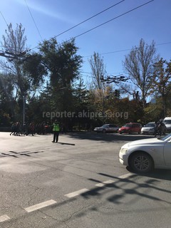 На перекрестке Московской-Манаса не работает светофор, - читатель (фото)