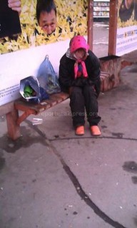 Читатель просит помочь бабушке, которая оказалась на улице