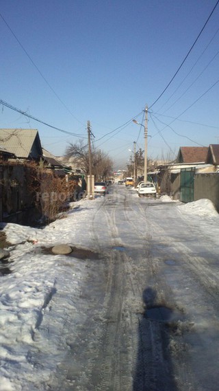 «Бишкекводоканал» устранил утечку питьевой воды на частном трубопроводе в Рабочем городке