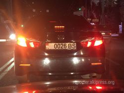 На госномере у «Тойоты» отсутствует госфлаг