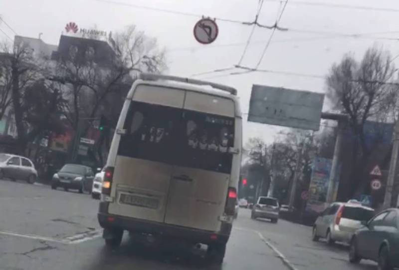 Ведется поиск водителя маршрутки который повернул на запрещенный знак, - мэрия