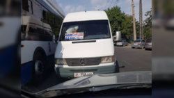 С выехавшим на встречную полосу водителем маршрутки №227 проведена беседа, - мэрия