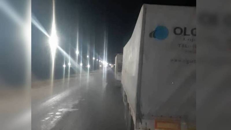 На КПП «Чон-Капка автодорожный» образовалась длинная пробка из-за большегрузов