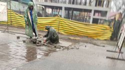 Брусчатка на улице Панфилова уложена временно, - мэрия