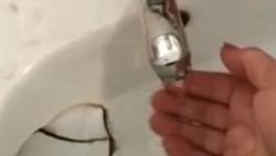 В селе Маевка слабый напор воды, - жительница Наталья. Видео