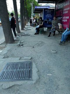Читатель просит обратить внимание на состояние остановки на Абдрахманова-Московской (фото)