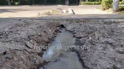 «Бишкекасфальтсервис» не планирует ремонт арыка и тротуара на ул.Табышалиева