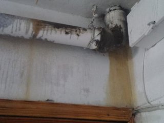 В 4 мкр затопило квартиру из-за халатного отношения Домоуправления геологии <b>(фото)</b>