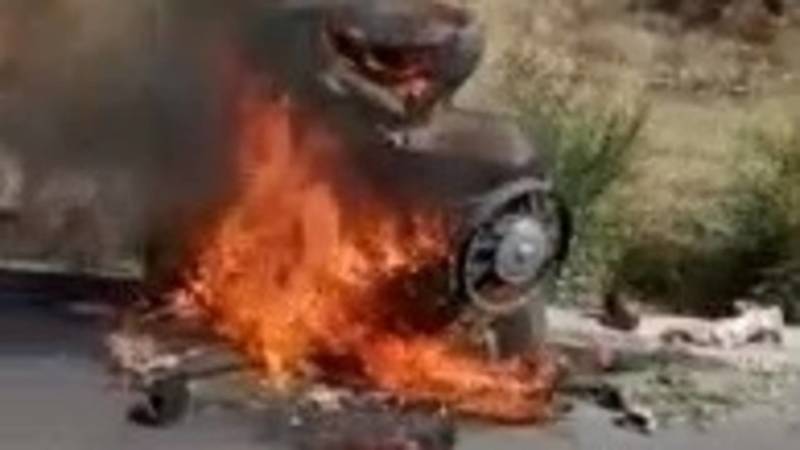 На ул.Льва Толстого сгорел мотоцикл. Видео
