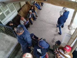 В межрайонном отделе регистрации Узгена, Чон-Алая, Алая и Кара-Кульджи наблюдаются очереди