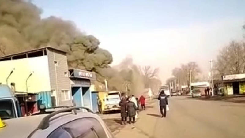 В селе Пригородное пожар в столовой. Видео