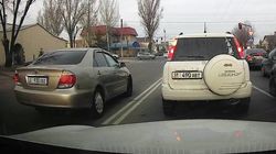 «Камри» проехала по встречке на Медерова. Видео «Камри» проехала по встречке на Медерова. Видео