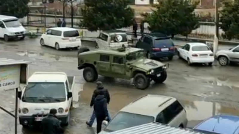 Колонна из военных машин проехала через Ноокатский район. Видео