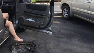 «Бишкекводоканал» закрыл крышкой люк на ул.Тыныстанова, куда упала женщина