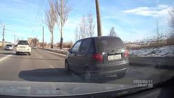 На ул.Анкара «Матиз» выехал на встречку. Видео
