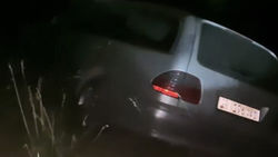 Машина марки «Мерседес Бенц» вылетела с дороги Бишкек-Ош Машина марки «Мерседес Бенц» вылетела с дороги Бишкек-Ош