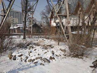 На Медерова—Жукеева-Пудовкина убрали строительный мусор под ЛЭП