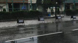 Мэрия уберет ограничители парковки возле кафе «Ассорти Бухара»