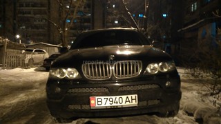 Можно ли вызвать эвакуатор, чтобы освободить тротуар от супер-пакровщиков? - горожанин <i>(фото)</i>