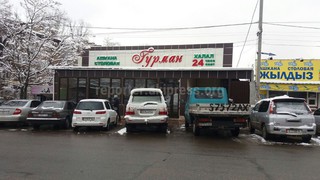 На пересечении улиц Чуй-Суюмбаева идет незаконная пристройка к зданию, - горожанин (фото)