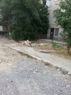 В мкр Джал состояние дорог ужасное, - читатель <i>(фото)</i>