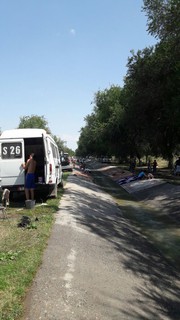 В районе села Шалта Чуйской области вдоль канала моют ковры (фото) В районе села Шалта Чуйской области вдоль канала моют ковры (фото)