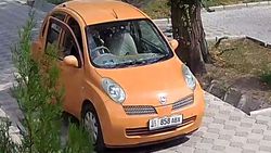 На Каралаева - Койбагарова водитель «Ниссана» с госномером 01KG 858 ABX проехал по тротуару (фото) На Каралаева - Койбагарова водитель «Ниссана» с госномером 01KG 858 ABX проехал по тротуару (фото)