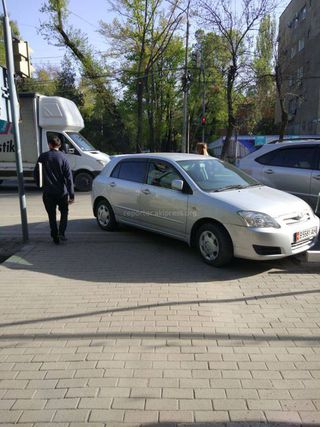 Парковка на тротуаре