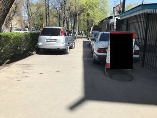 Парковка на тротуаре