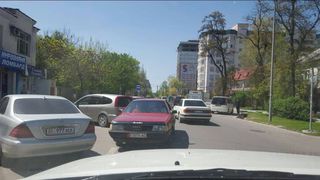 Езда по встречке на ул.Боконбаева