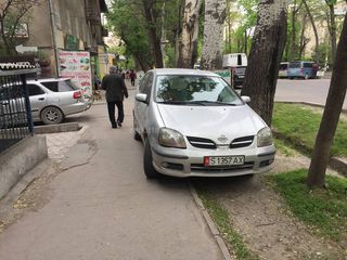 Парковка на тротуаре