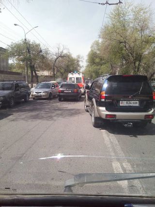 Выезд на встречную полосу вслед за каретой Скорой помощи на ул.Московской