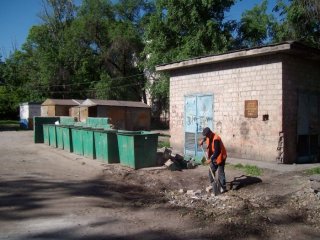 Жители 4 микрорайона выражают благодарность за вывезенный мусор возле детской площадки <b>(фото)</b>