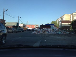 Возле Орто-Сайского рынка образовалась огромная свалка, - читательница <b>(фото)</b>