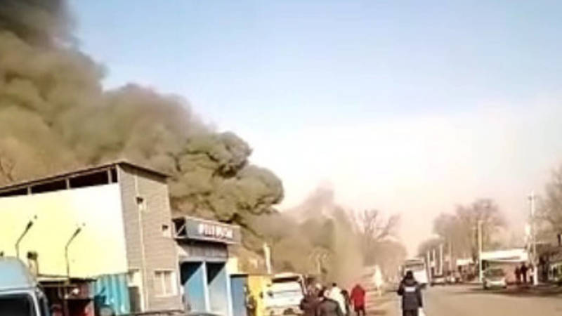 В селе Пригородное загорелся строящийся спортзал, пострадавших нет, - МЧС