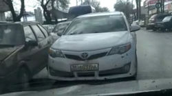 «Тойота» выехала на встречку на Льва Толстого. Видео «Тойота» выехала на встречку на Льва Толстого. Видео