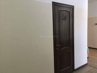 В здании Верховного суда в туалет не пустили посетительницу