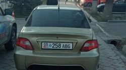 «Дэу Нексия» припарковалась на тротуаре. Фото