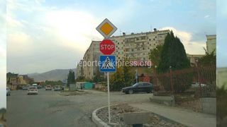 Дорожные знаки на Каралаева-Нуркамала установлены некорректно, - мэрия