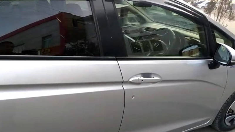 Еще один праворульный «Фит», который в Carcheck записан как леворульный. Видео