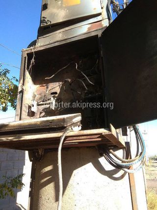 Жители новостройки Салкын-Тор в Сокулуке сидят без электричества из-за пожара в ТП