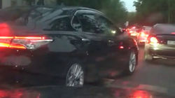 «Камри» со штрафами в 19 тыс. сомов выехала на встречку. Видео