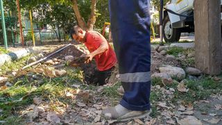 В 7 мкр исправят аварийный столб, а также восстановят освещение