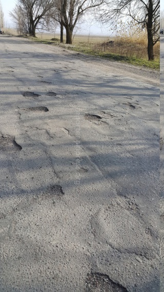 Почему во время ямочного ремонта по трассе в Кант некоторые ямы оставляют без внимания, - читатель <b><i> (фото) </i></b> Почему во время ямочного ремонта по трассе в Кант некоторые ямы оставляют без внимания, - читатель <b><i> (фото) </i></b>