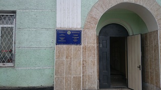 Жители Оша недовольны наглой парковкой у здания следственного отдела по городу и области, а также на участке Масалиева - Монуева <b><i> (фото) </i></b>