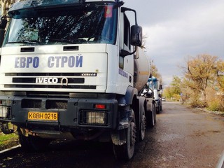 Горожанин просит обязать стройкомпанию отремонтировать после себя дорогу на пересечении улиц Фатьянова-Горького <b>(фото)</b>