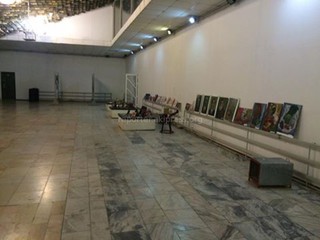 В театре Ч.Айтматова в Бишкеке проходит выставка картин, которые рисует бабушка <i>(фото)</i>