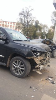 На перекрестке Ибраимова-Фрунзе столкнулись 3 автомашины <i>(фото)</i>