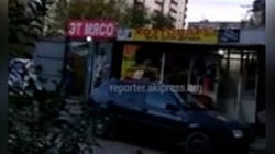 Двор домов в мкр Джал превратили в мини-рынок (видео)